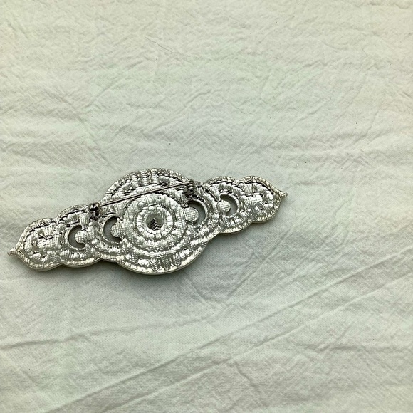 Victorian Inspired Bar Brooch - Picture 3 of 3